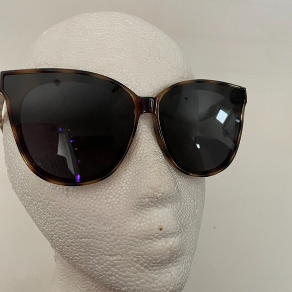 Oversized Tortoise Cat-Eye Polarized Sunglasses - Picture 9 of 10